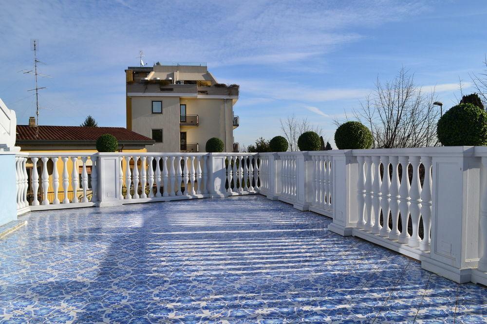 B And B Della Mimosa Desenzano del Garda Exterior foto